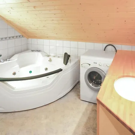 3 Bedroom Beautiful In Hatlestrand