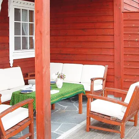 3 Bedroom Beautiful In Hatlestrand